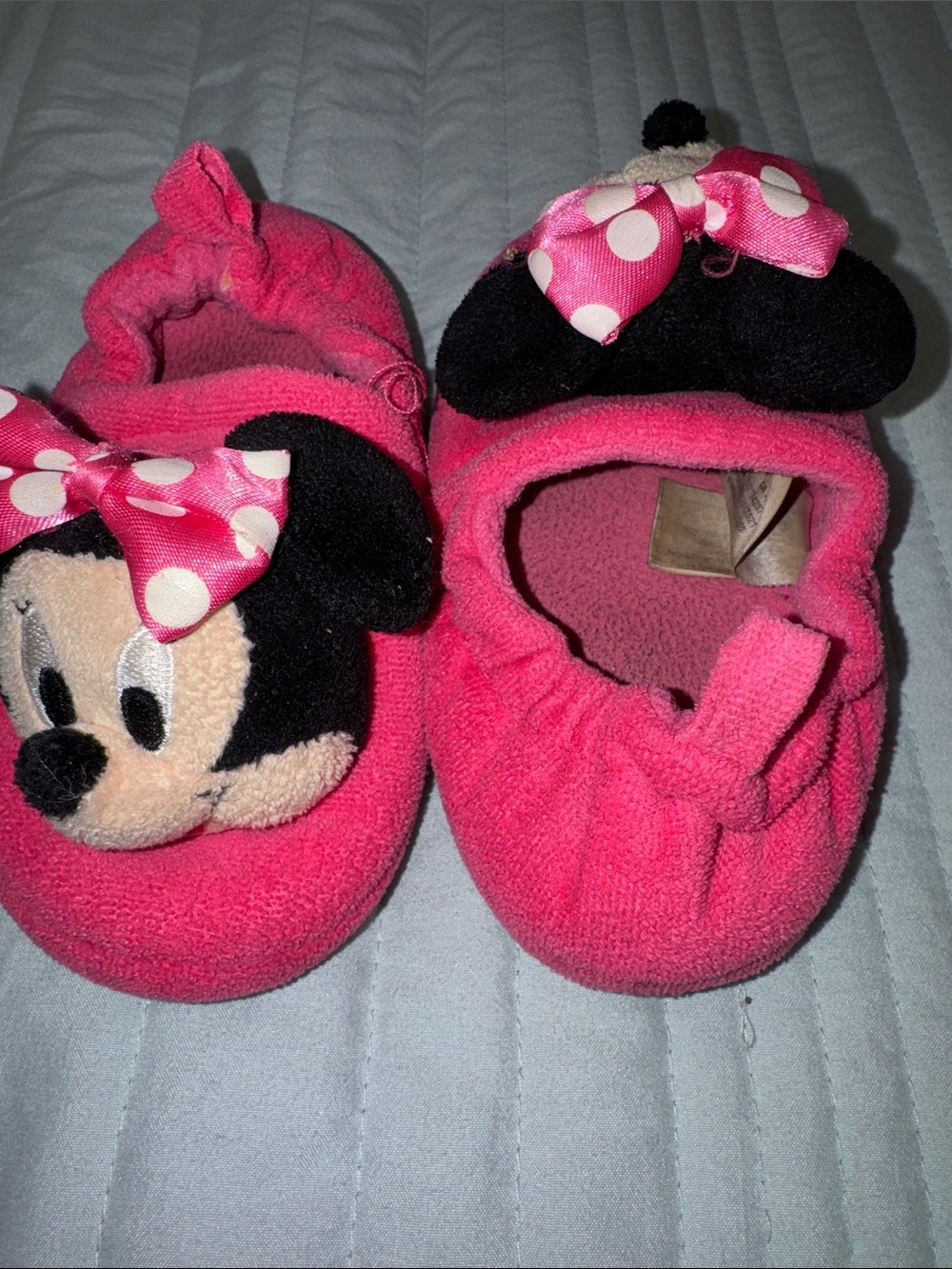 Minnie Mouse Slippers! - Picture 5 of 9